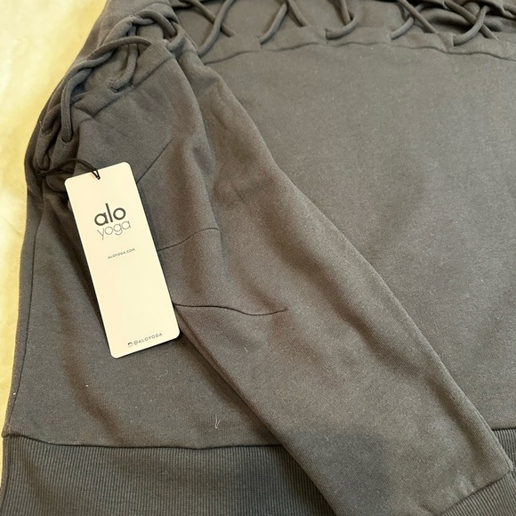 ALO Yoga Charcoal Long Sleeve Top - Picture 4 of 4